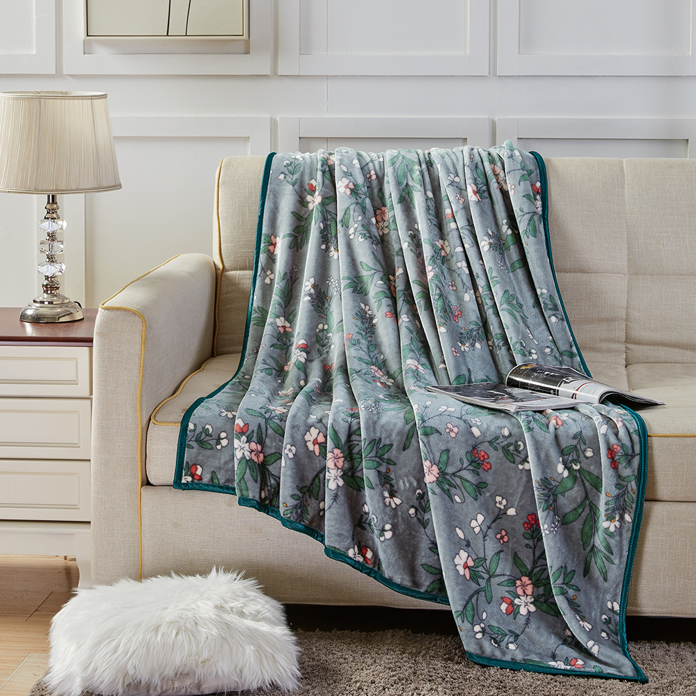 Leaf floral print flannel blanket